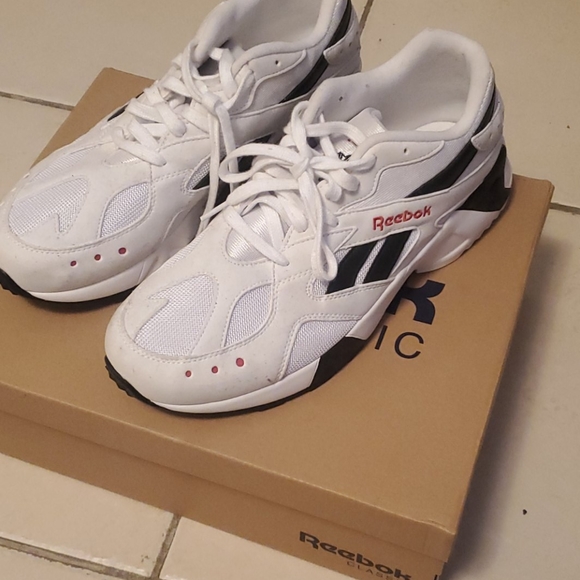 Men Reebok Classic - Picture 1 of 3